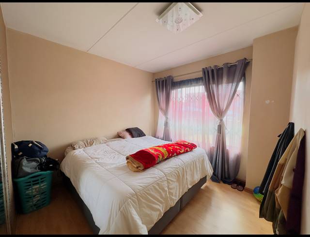 2 BEDROOM TOWNHOUSE FOR SALE IN MONDEOR